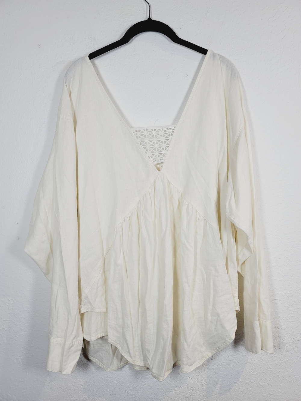 Free People Cream V-Neck Boho Tunic with Crochet Detail, Size Large - Picture 3 of 3